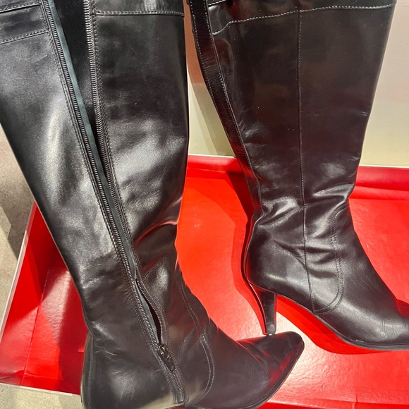 Coach black boots with zippered side and decorative buckle - Picture 1 of 3